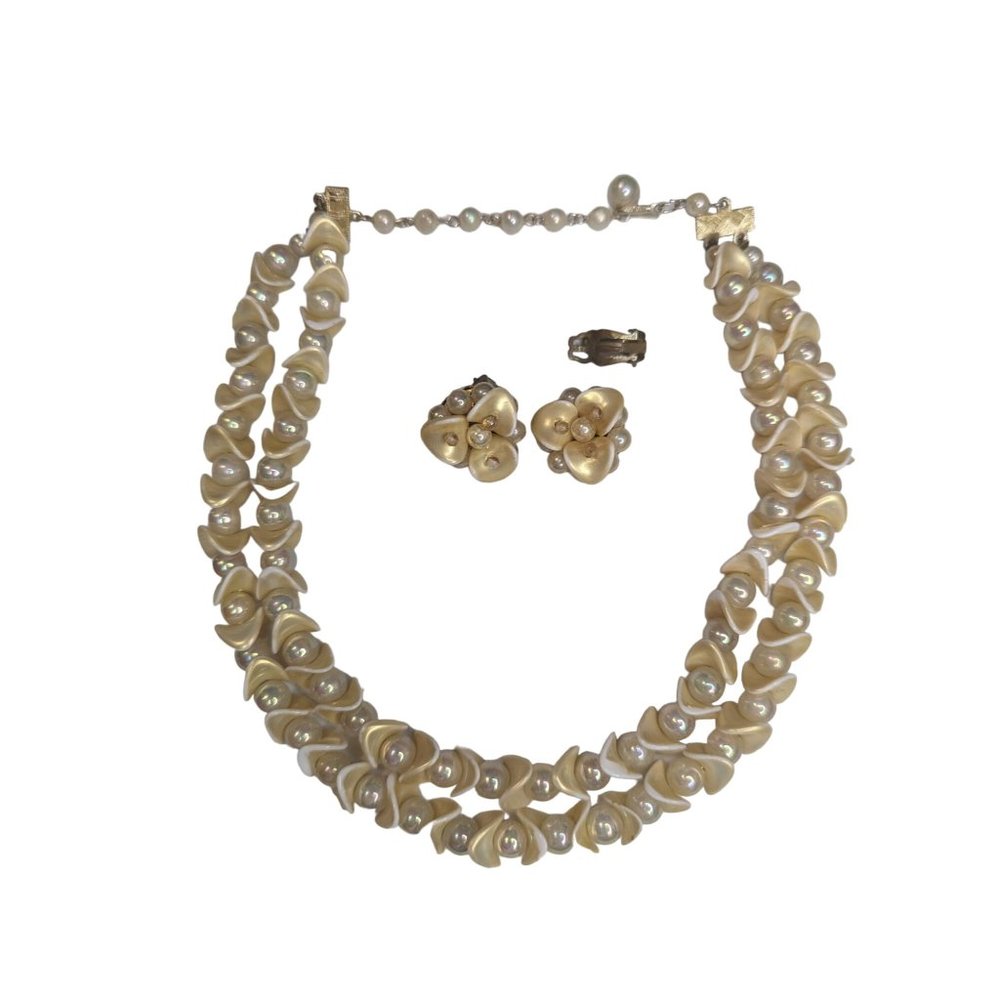 VTG costume jewelry set necklace & clip on earings faux pearls & luster shells